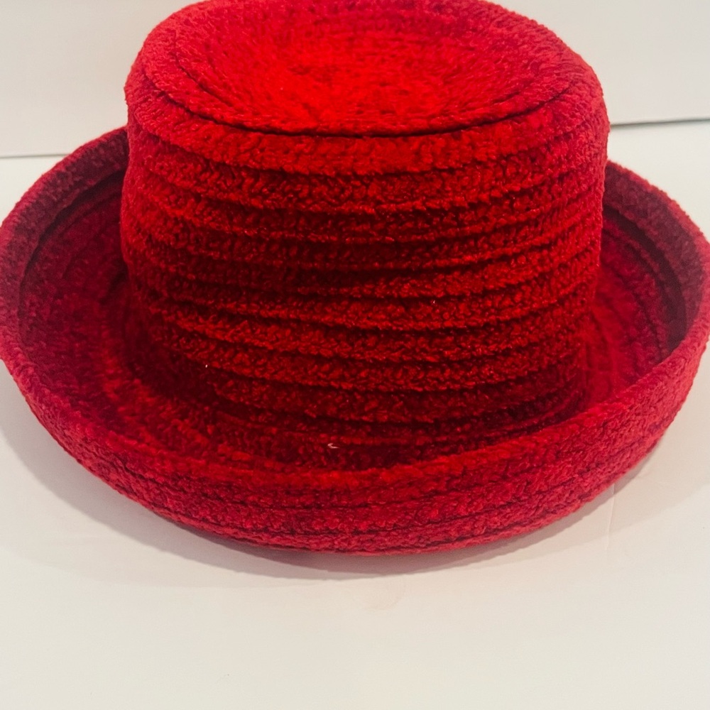 Vintage 90s RED BETMAR NEW YORK CHENILLE BUCKET HAT